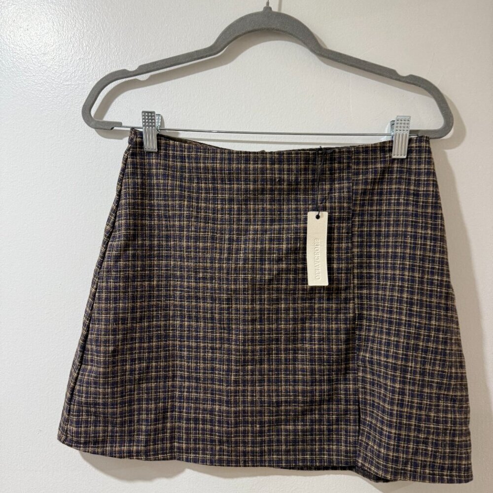 🏷 *NWT* Olivaceous Plaid Mini Skirt with Front Slit – Size Large - Picture 5 of 9